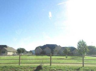 845 W Cleburne Rd, Crowley, TX 76036