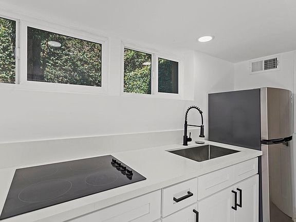 4th image of 98 E Sierra Madre Blvd #1/2