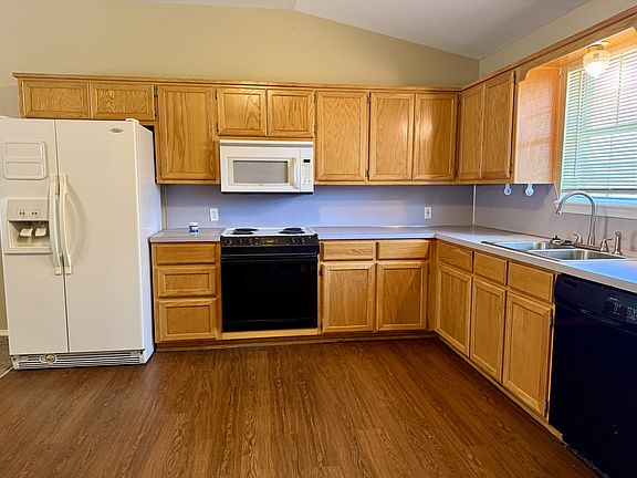 3rd image of 2408 Cimmaron Dr