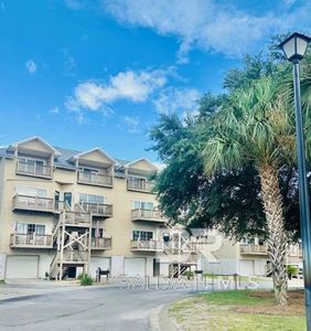 4 Yacht Club Dr APT 202, Daphne, AL, 36526