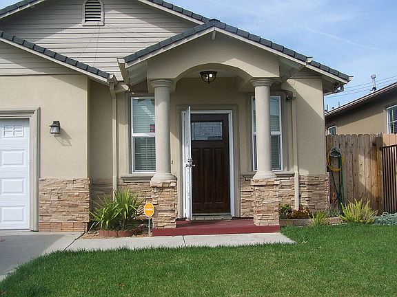 2nd image of 905 Nogales St