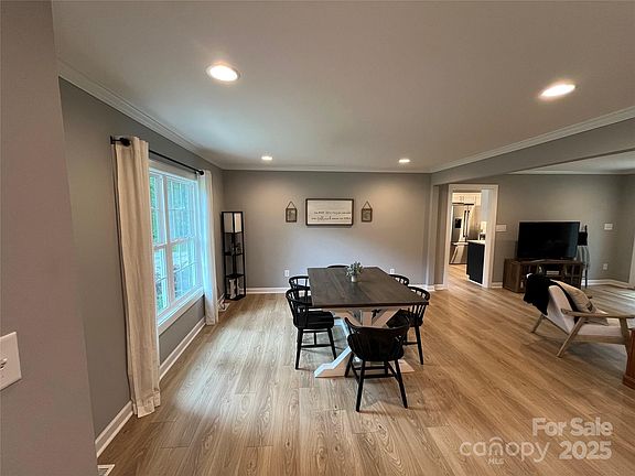 5th image of 3321 Linda Ct