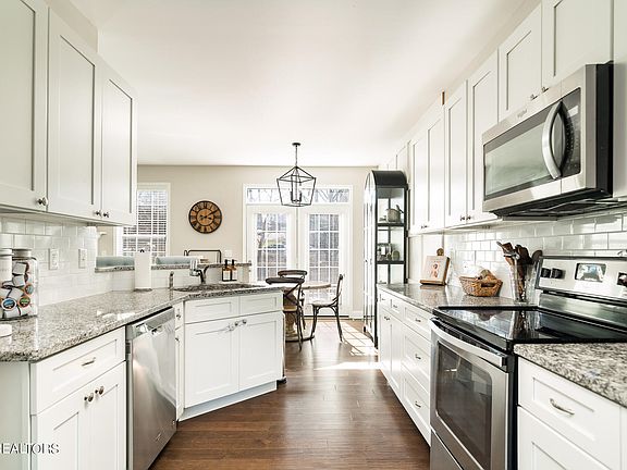5th image of 4935 Briar Rock Ln