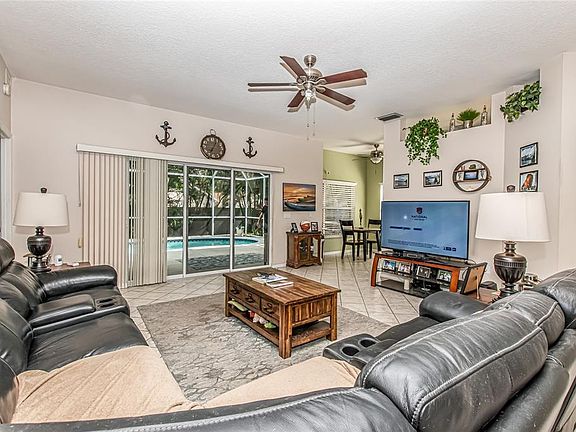 4th image of 4902 78th St E