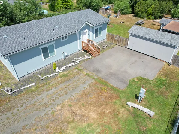 90905 Hollywood Ln, Coos Bay, OR 97420