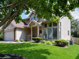 2908 Boulder Dr, West Des Moines, IA 50265