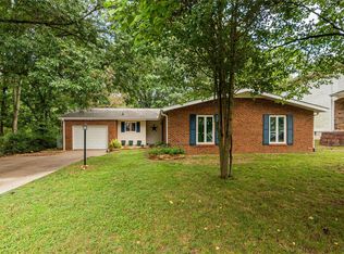 123 N Lark Ln, Carbondale, IL 62901