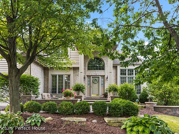 2nd image of 720 De Lasalle Ct