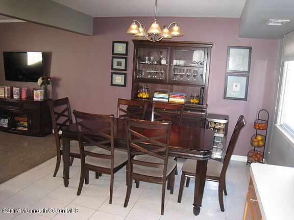 4th image of 12 Monterey Ln