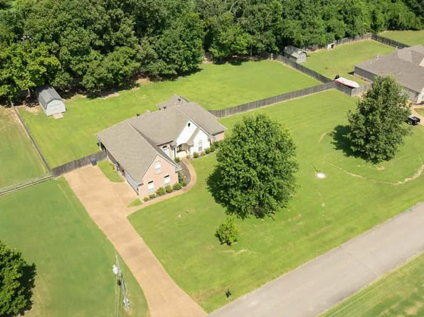 35 Janis Marie Cv, Oakland, TN 38060