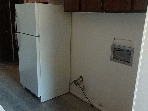 5th image of 1006 E Logan Ave APT 8