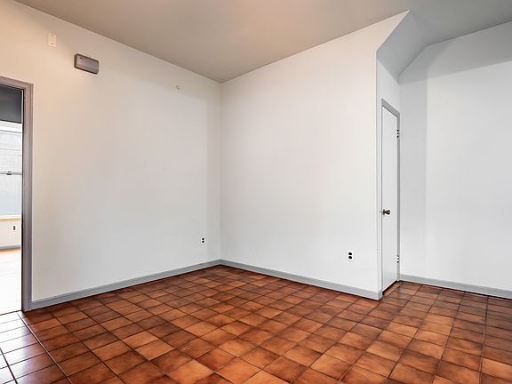 4th image of 1327 Snyder Ave #1C