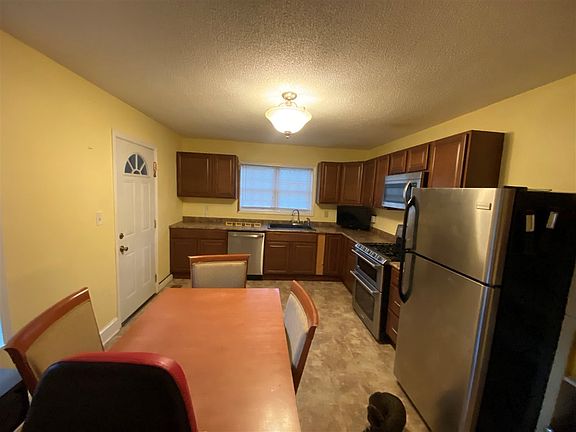 5th image of 118 Jasmine St