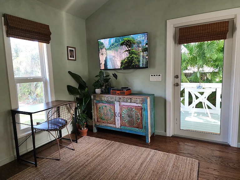 1021 Middle St — Photo 3