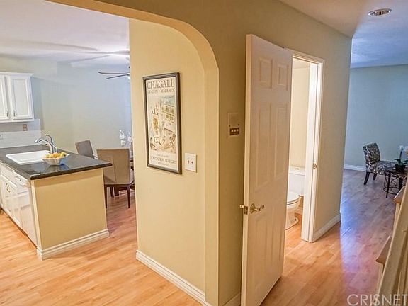 3rd image of 4189 N Vineland Ave #119