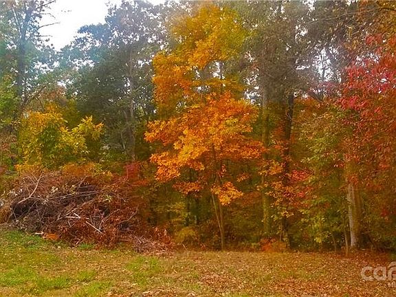5th image of 1572 Beaverdam St