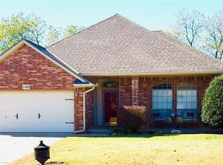 1105 Oak Creek Dr, Moore, OK 73160