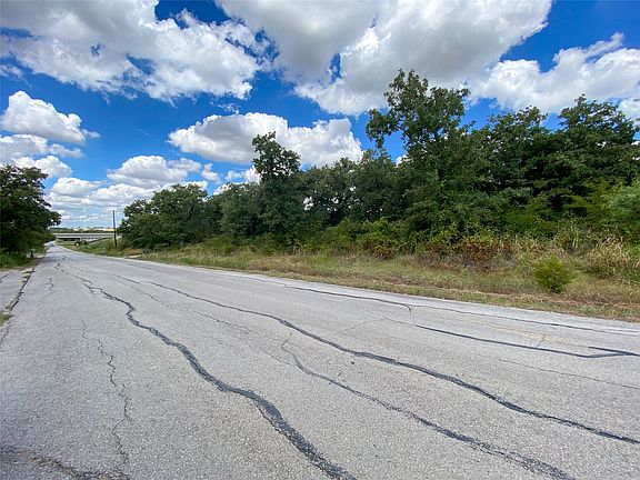 4th image of 1700 Don Lee Rd