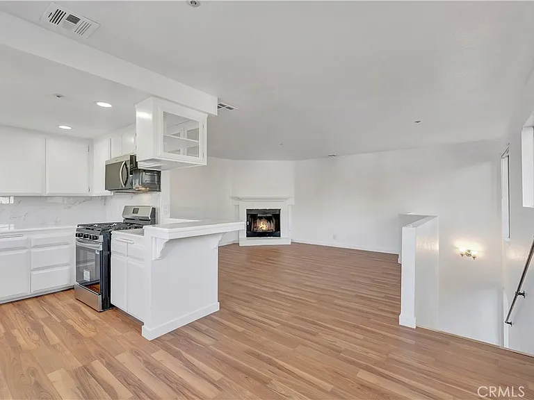 609 E Phillips Blvd — Photo 7