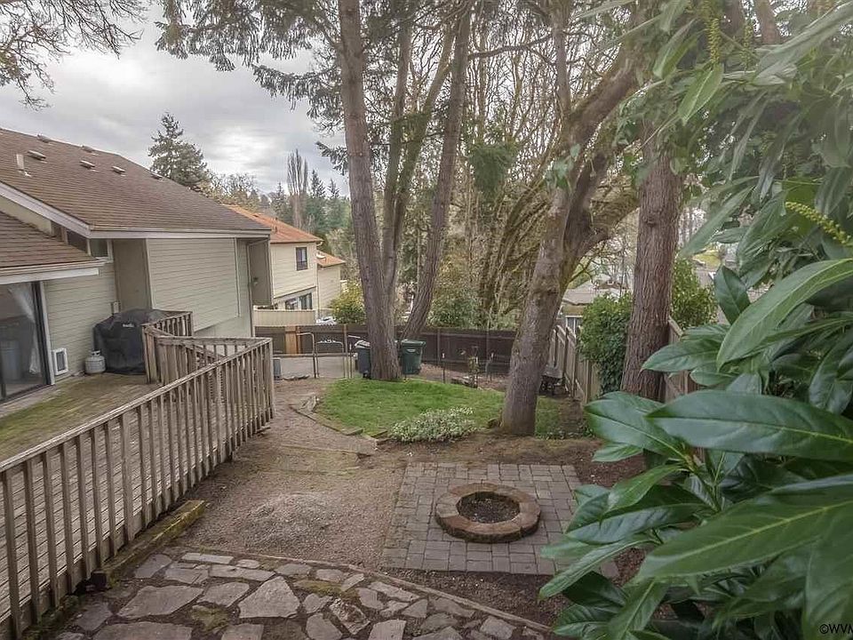 2nd image of 1365 Ptarmigan Ct NW
