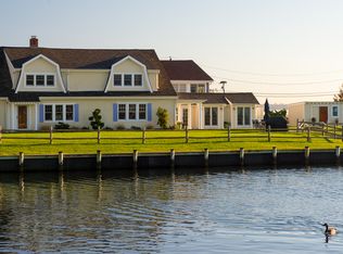 13 S Bay Ct, Brightwaters, NY 11718