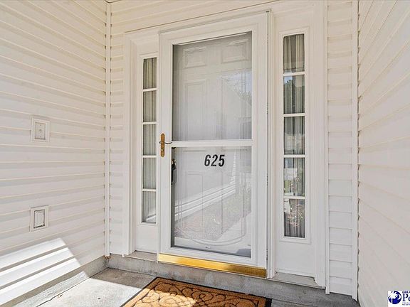 3rd image of 625 Aspen St