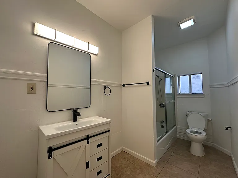 907 Alice St #907B — Photo 7