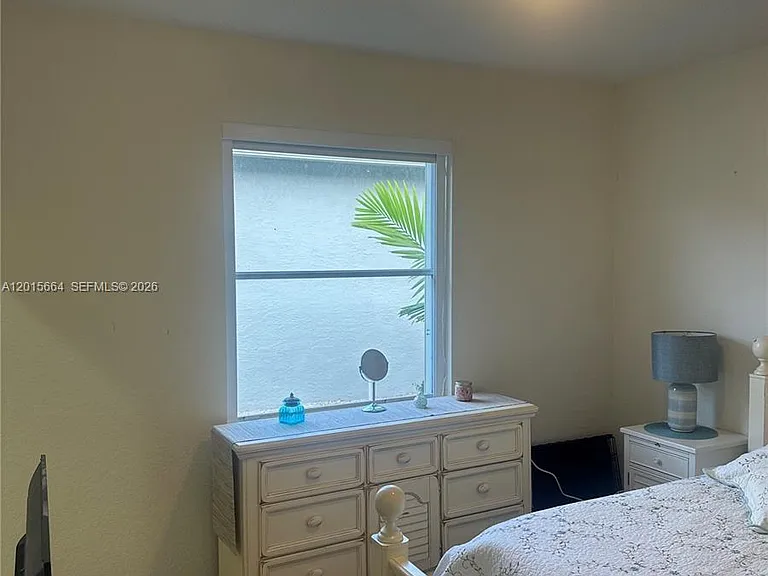 18571 SW 44th St — Photo 24