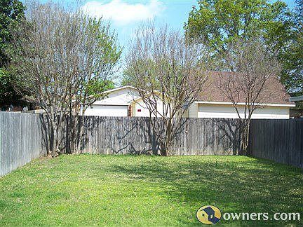 2nd image of 3409 Meadow Oaks Dr