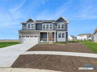 9306 Pondside Ct, Sylvania, OH
