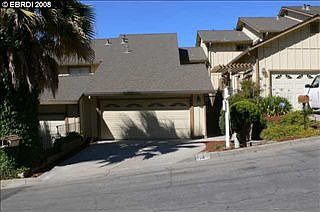 2nd image of 19 Quail Hill Ln