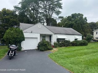 101 Park Dr, Waverly Township, PA 18411