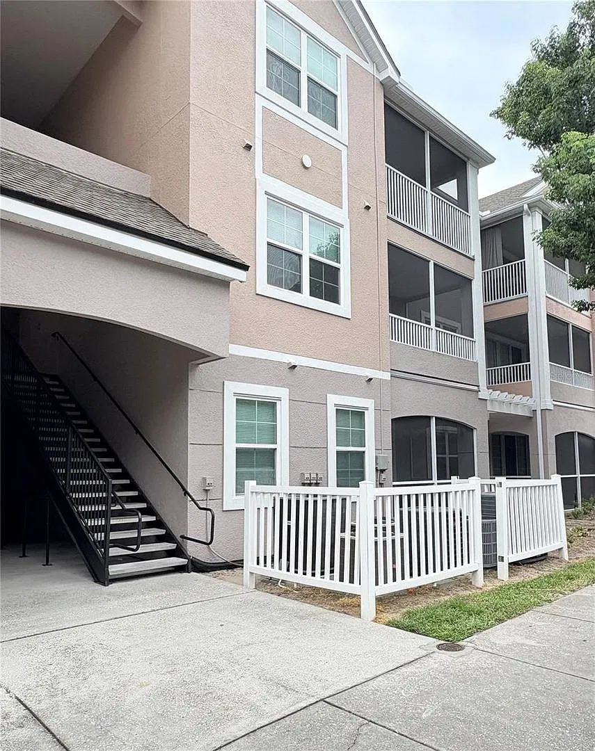 Available Now: 1 Bed 1 Bath Condo In Gated Community — Photo 1