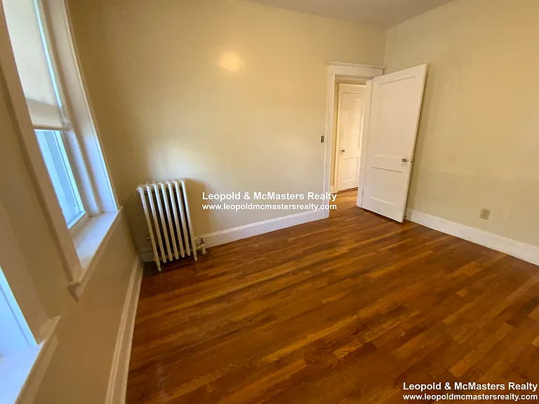 Kelton Street Apartments — Photo 76