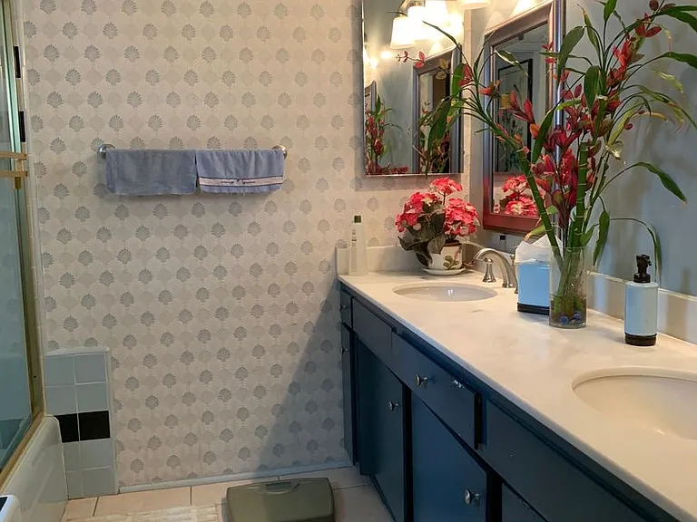 6437 Elmhurst Dr — Photo 23