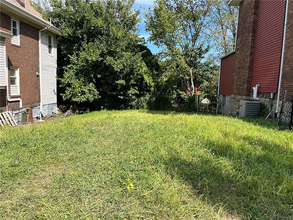 2nd image of 1135 Greenfield Ave
