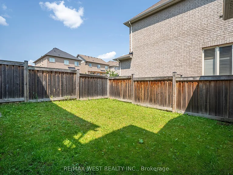 35 Sky Harbour Dr — Photo 36