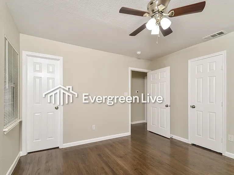 3811 Vanette Ln — Photo 10