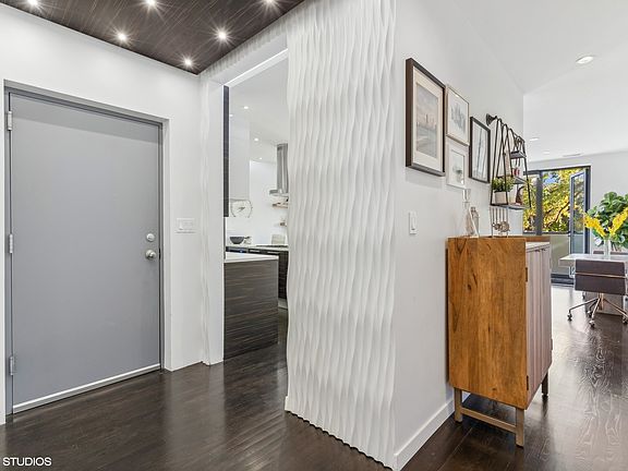 2nd image of 1806 W Belmont Ave #2