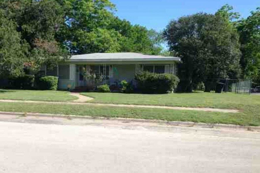 2nd image of 902 Erath Dr