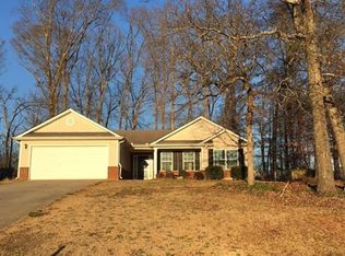 1444 Solomon Dr, Winder, GA 30680