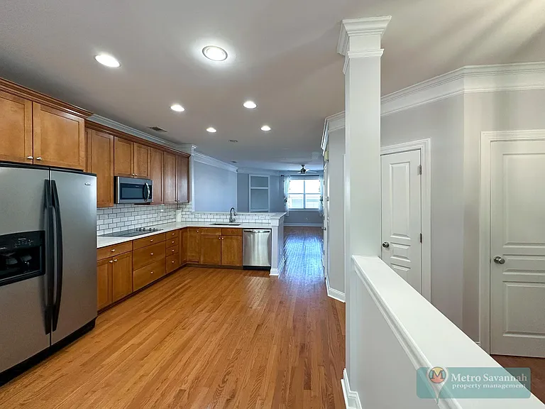 303 Lake View Dr — Photo 7