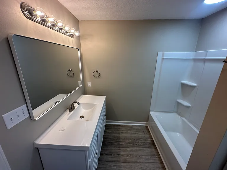 104 Wesley Dr — Photo 10