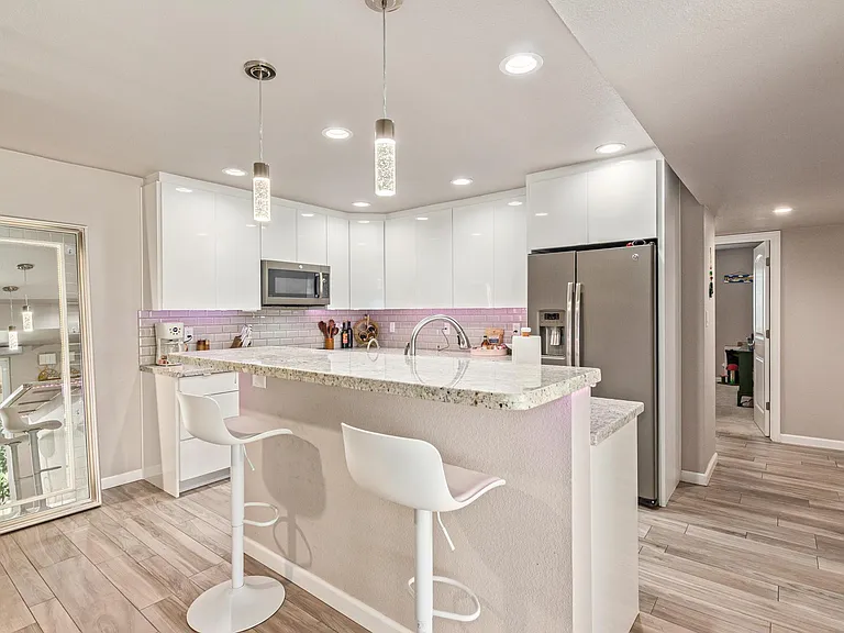 5913 E Thomas Rd — Photo 4