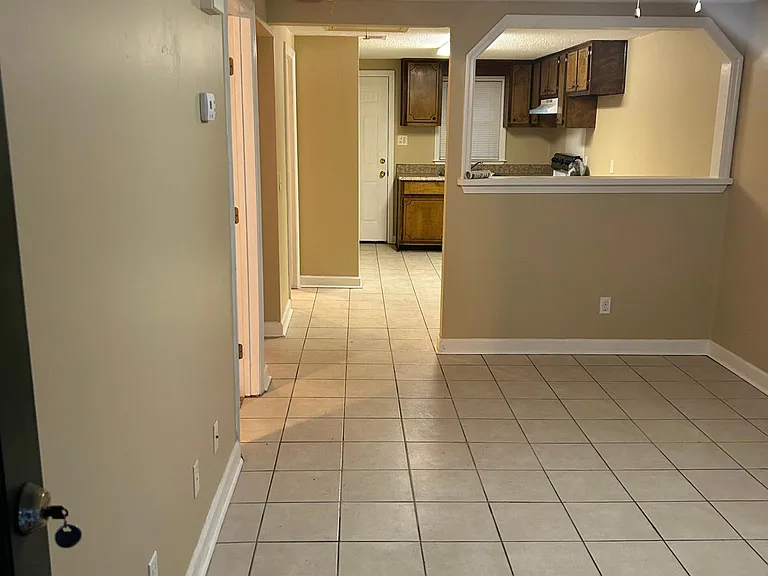 1610 Reynolds St — Photo 3