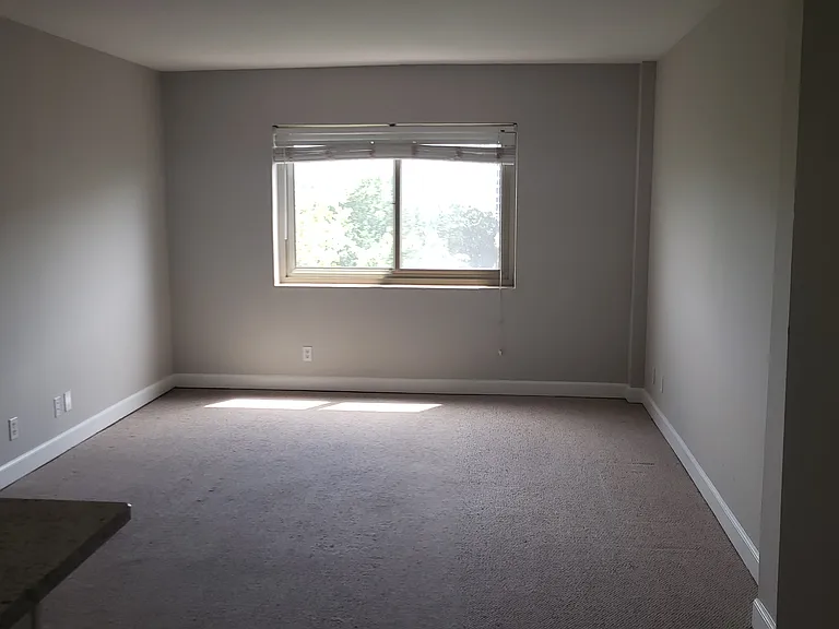 2285 Peachtree Rd NE #904 — Photo 2