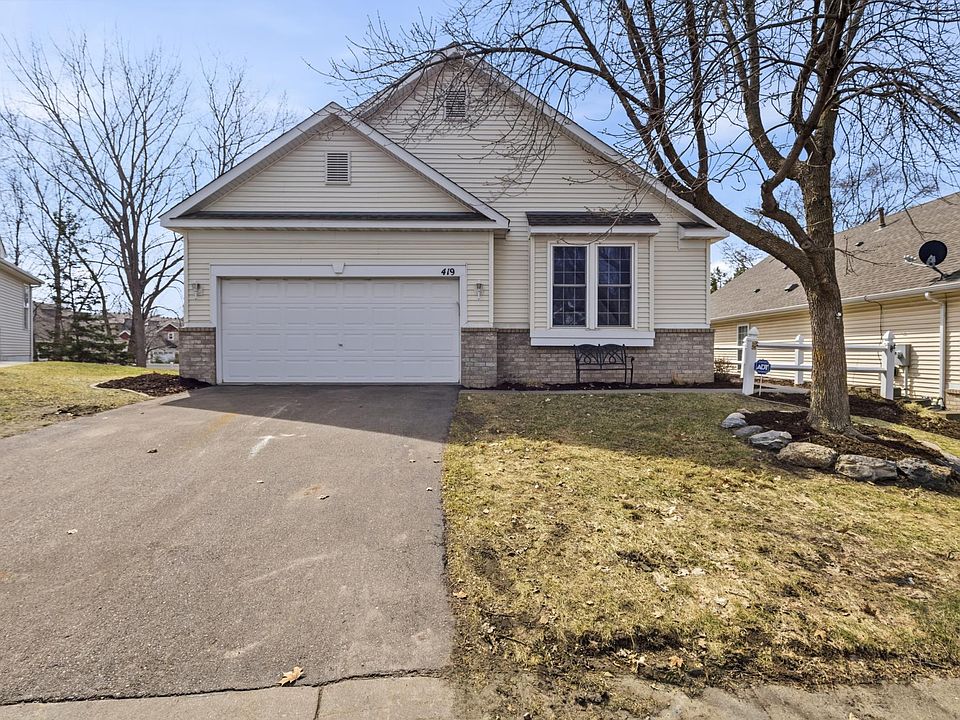 1st image of 419 Meadowood Ln