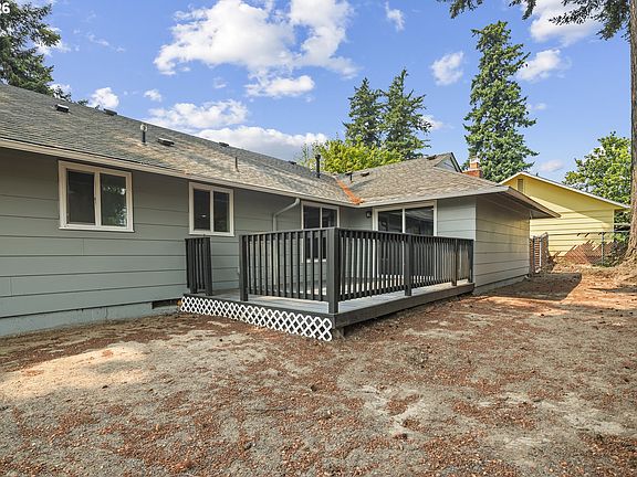 3rd image of 2013 NE Roberts Ct