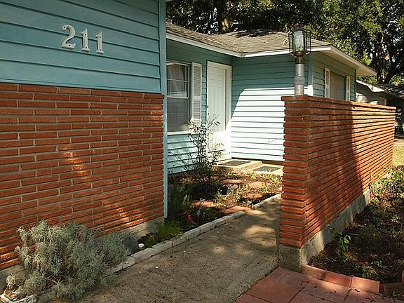 2nd image of 211 Palm Ln