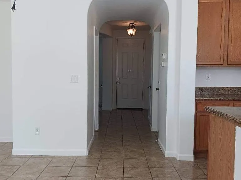 2435 Hanson Dr — Photo 12